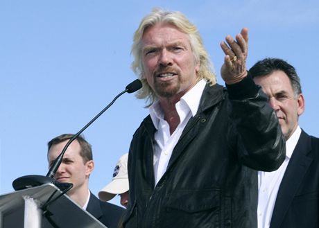 Miliardář Richard Branson věří, že vesmírní turisté vzlétnou z nového kosmodromu v příštích 18 měsících. Miliardář Richard Branson věří, že vesmírní turisté vzlétnou z nového kosmodromu v příštích 18 měsících.