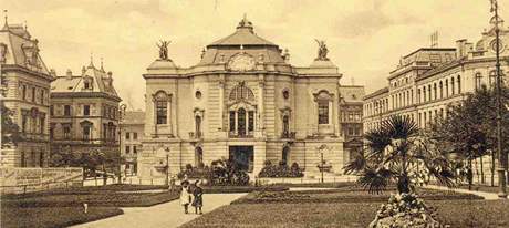 Archivní fotografie divadla z roku 1910. Archivní fotografie divadla z roku 1910.