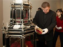 Relikviář svaté Pavlíny, patronky města Olomouce, který představí ve zrekonstruované podobě Muzeum umění v rámci velkolepé výstavy Olomoucké baroko letos od 2. prosince. Relikviář svaté Pavlíny, patronky města Olomouce, který představí ve zrekonstruované podobě Muzeum umění v rámci velkolepé výstavy Olomoucké baroko letos od 2. prosince.