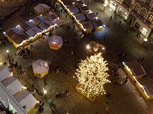 Vánoční jarmark a vánoční strom na Horním náměstí v centru Olomouce. Vánoční jarmark a vánoční strom na Horním náměstí v centru Olomouce.