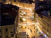 Vánoční jarmark v centru Olomouce. Na snímku pohled z Horního na Dolní náměstí. Vánoční jarmark v centru Olomouce. Na snímku pohled z Horního na Dolní náměstí.