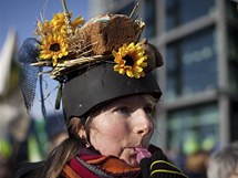 Tisíce Němců požadovaly v sobotu v Berlíně změny zemědělských postupů kvůli skandálu s dioxiny (22. ledna 2011) Tisíce Němců požadovaly v sobotu v Berlíně změny zemědělských postupů kvůli skandálu s dioxiny (22. ledna 2011)