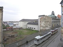 Proluka v Denisově ulici v Olomouci v sousedství Muzea umění, kterou měla zaplnit stavba takzvaného Středoevropského fóra. Proluka v Denisově ulici v Olomouci v sousedství Muzea umění, kterou měla zaplnit stavba takzvaného Středoevropského fóra.