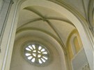 Interiér kostela sv. Jana Nepomuckého na Chodském náměstí v Plzni