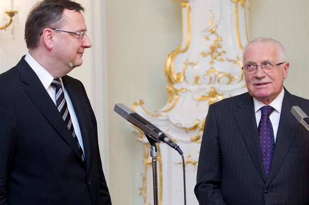 Václav Klaus welcomed the New Year's lunch at Lany Prime Minister Petr Necas (2nd 1st
