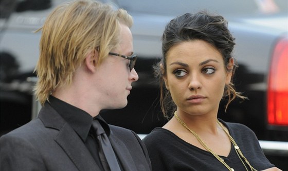 Macaulay Culkin a Mila Kunisová Macaulay Culkin a Mila Kunisová