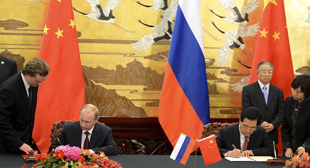 Rusko a Čína plánují užší vojenskou spolupráci. Shodli se na tom ruský