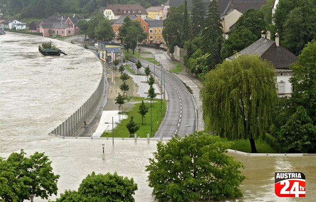 [Image: JAV4baaab_Hochwasser_Grein_.jpg]