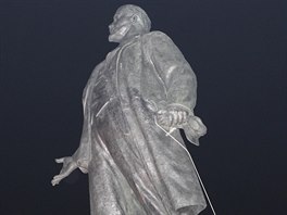 Svržení sochy V.I.Lenina ve východoukrajinském Charkově v neděli 28.září 2014