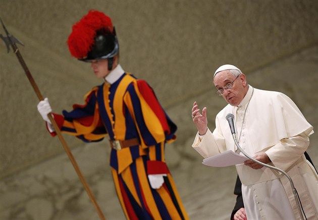 Papež František v pondělí vedl tradiční předvánoční projev k představitelům...