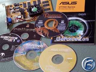 Pohled na kartu ASUS V7700 64MB a příslušenství