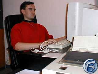 Výrobní ředitel Zima Software Radek Smíšek za svým PC