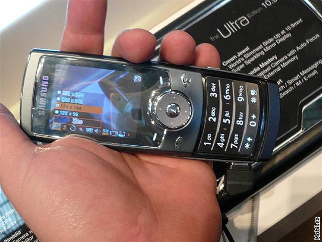 VOK190460_Samsung_U600_zive01.JPG