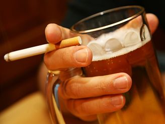 Typickým znakem závislosti na alkoholu je to, že se vytváří postupně.