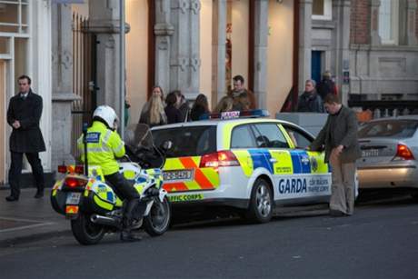 Mladíka podezřelého z vraždy vyslýchá irská kriminálka. Ilustrační foto