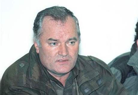 Není vyloučeno, že po Karadžičovi se podaří chytit také Ratko Mladiče