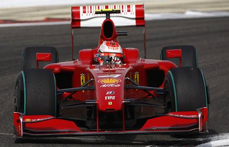 Seriál MS formule 1 bez červených vozů Ferrari? Přežili bychom to, míní šéf FIA Mosley.