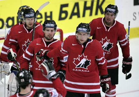 Kanada - Maďarsko: hráči Kanady po hladké výhře nad Maďarskem.