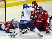 Finsko - Česko: Niklas Hagman a Jakub Štěpánek (vlevo)