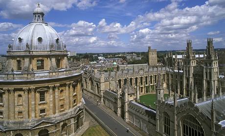 Areál univerzity Oxford dýchá slavnou minulostí