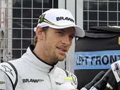 Jenson Button (vlevo) po Velké ceně Británie