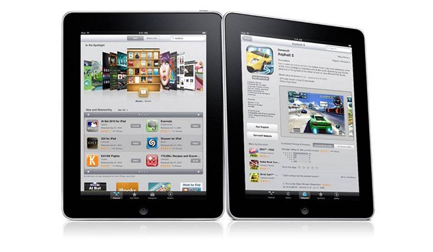 Aplikace se kupují přes AppStore, v Česku je zatím nedostupný přímo z přístroje, lze ale nakupovat prostřednictvím iTunes v počítači