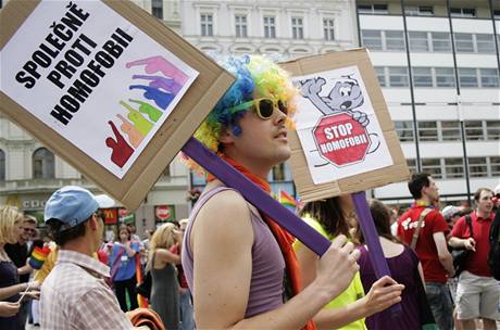 Účastnici akce Queer Parade (červen 2010)