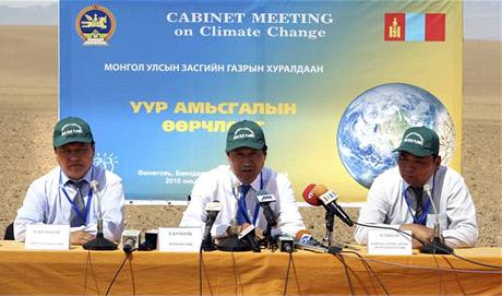 Mongolská vláda zasedala v poušti Gobi (27.08.2010)