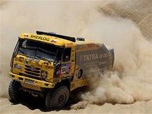 Aleš Loprais, druhý pilot Milan Holaň, navigátor Josef Kalina a kamion Tatra ve vítězné 6. etapě Rallye Dakar.