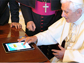 Papež Benedikt XVI. posílá svůj první tweet