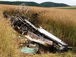 Krátce po poledni 11. července u medláneckého letiště havarovalo
ultralehké