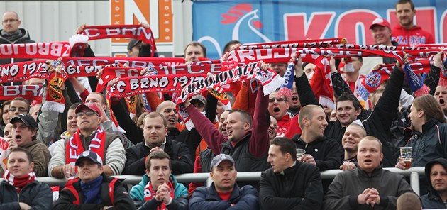 Fanoušci Zbrojovky Brno hnali svůj tým do útoku po celou dobu 
utkání.