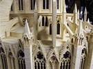 Precizně vypracované detaily katedrály Notre Dame
