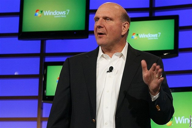 Steve Ballmer při představení Windows 7